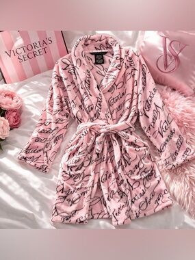 Victoria’s Secret Luxe Plush Pink Script Logo Robe XL XXL Cozy Soft